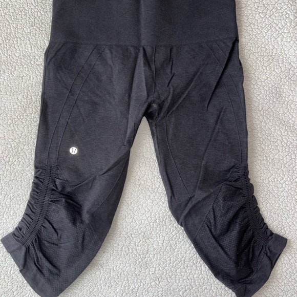 Size 6 Lululemon Capri Leggings Trio - Picture 6 of 7